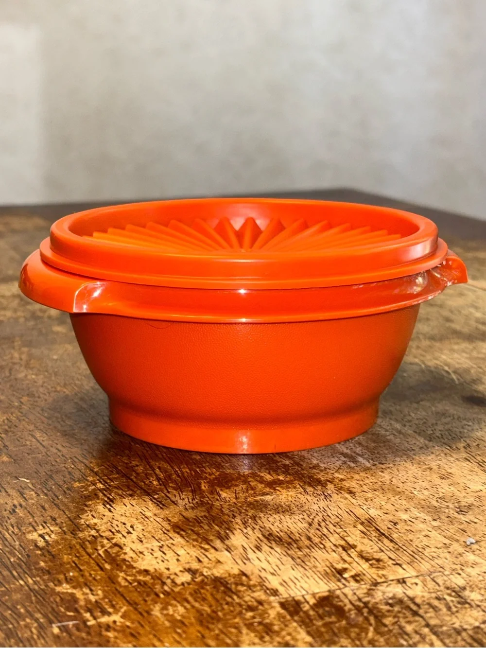 Vintage Tupperware 1323-17 Orange Soup Bowl w/ Burp Seal Lid Made in USA